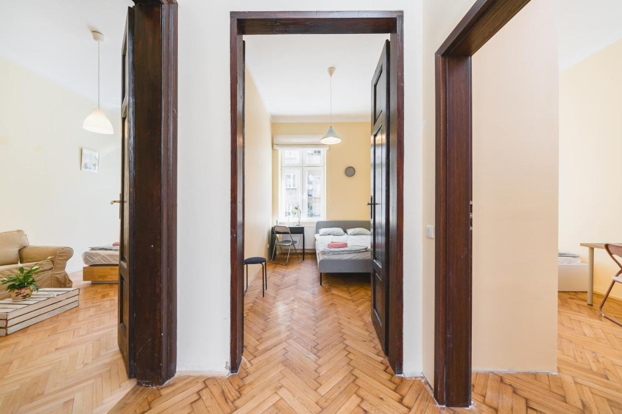 Homely 4 Bedroom Apartment - Old Town - By Upstairs Cracovia Esterno foto