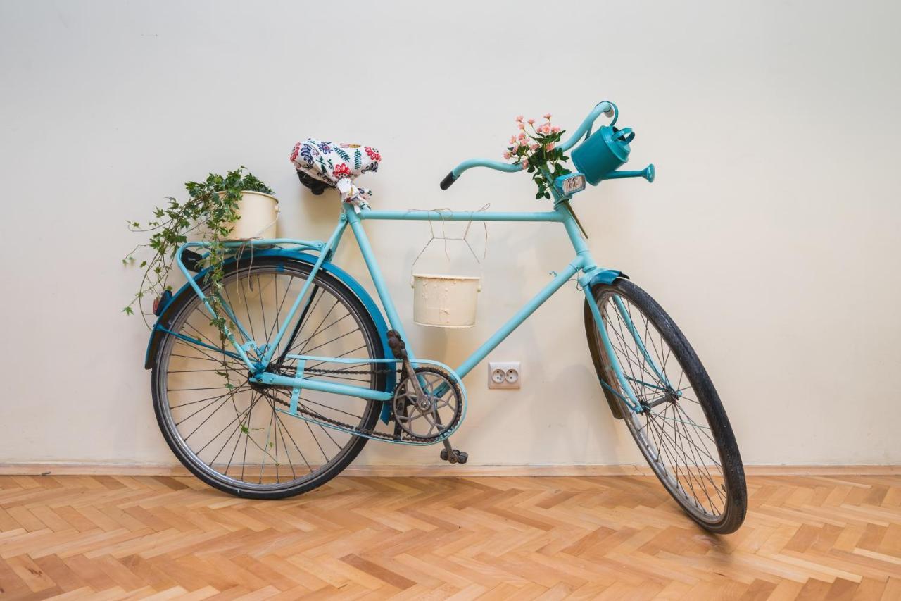 Homely 4 Bedroom Apartment - Old Town - By Upstairs Cracovia Esterno foto