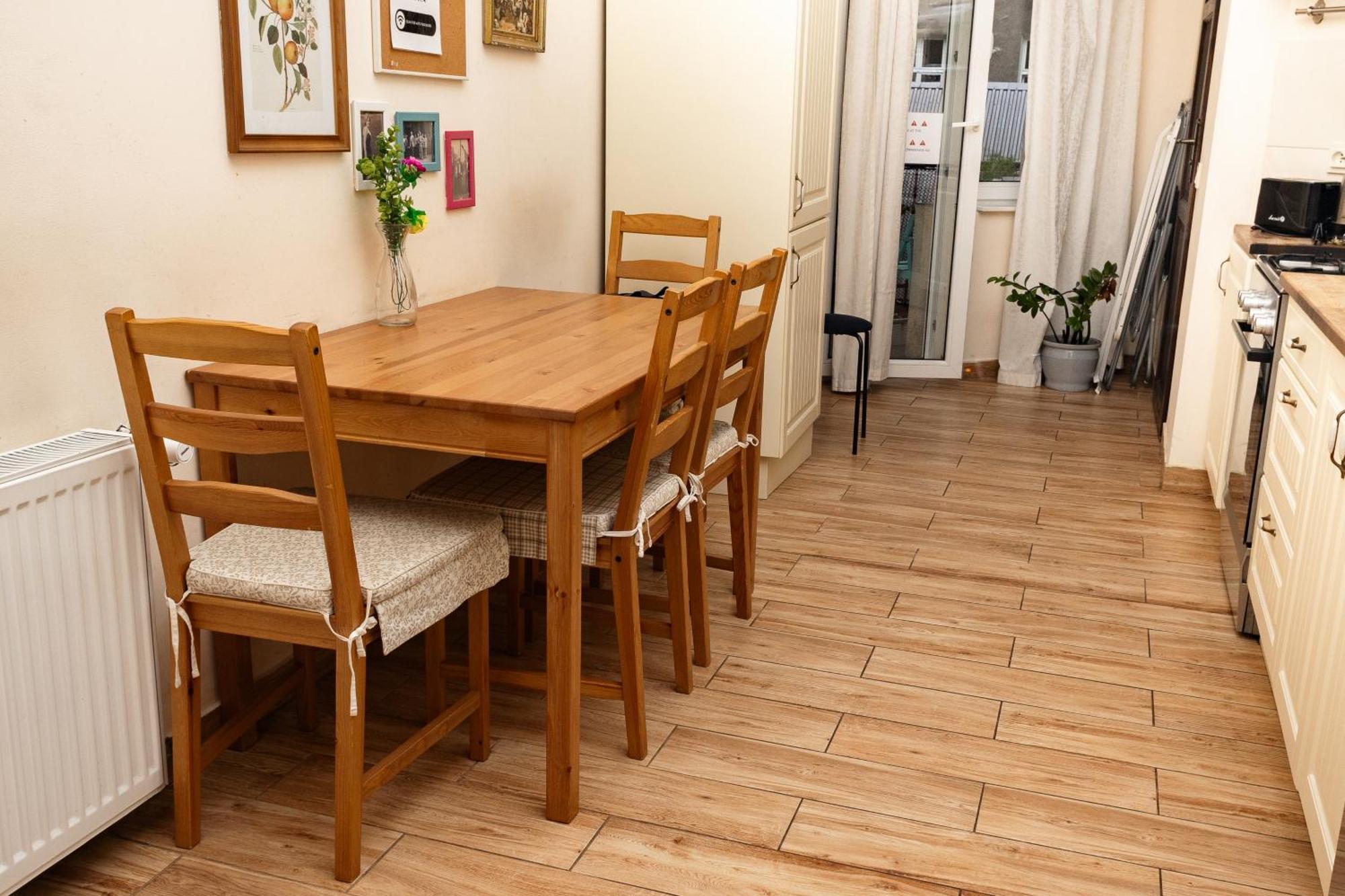 Homely 4 Bedroom Apartment - Old Town - By Upstairs Cracovia Esterno foto