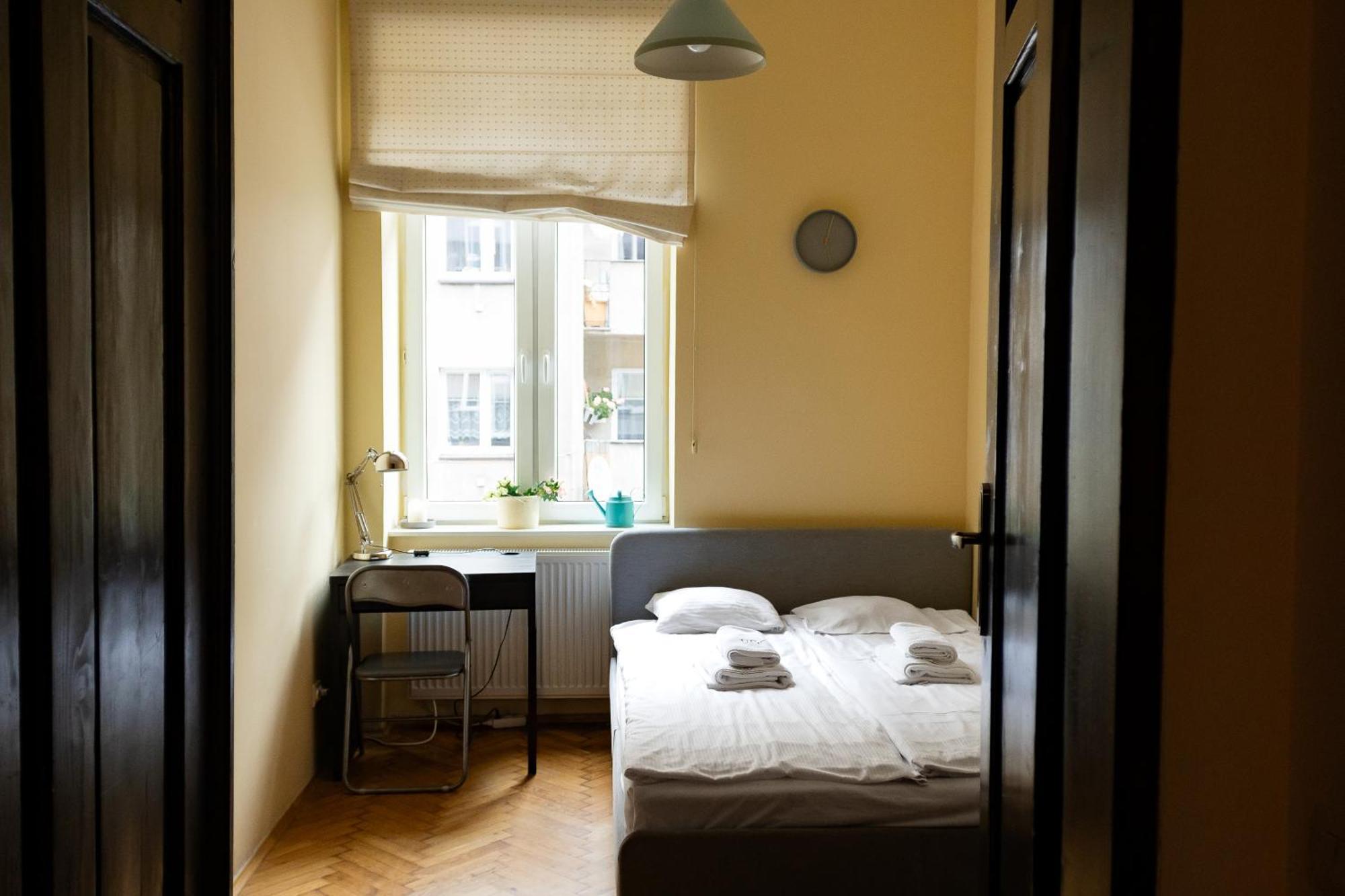 Homely 4 Bedroom Apartment - Old Town - By Upstairs Cracovia Esterno foto