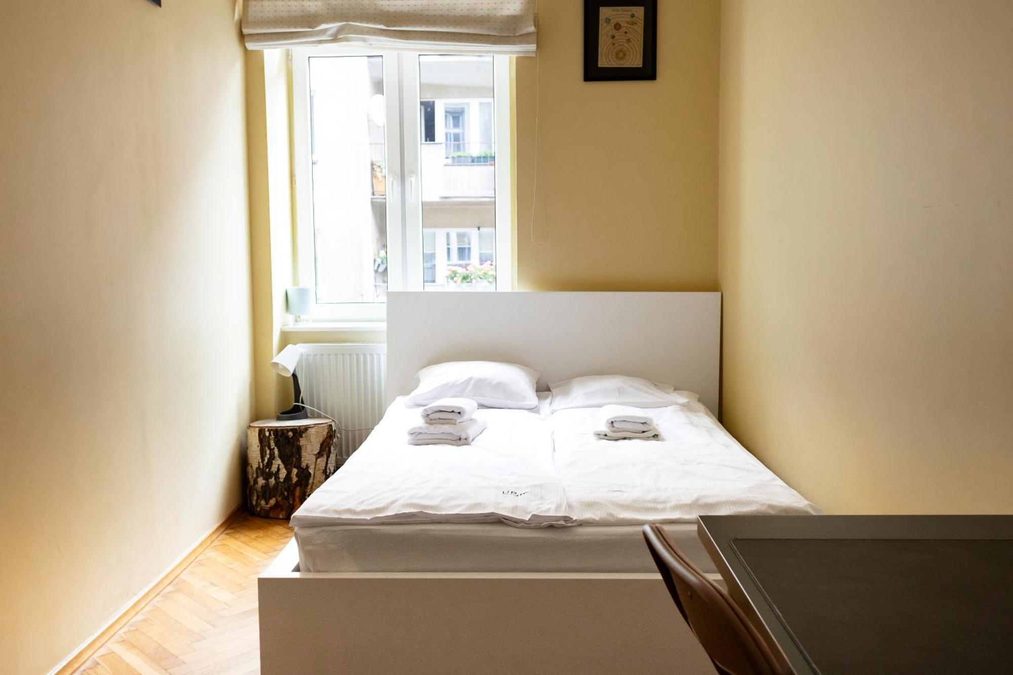 Homely 4 Bedroom Apartment - Old Town - By Upstairs Cracovia Esterno foto