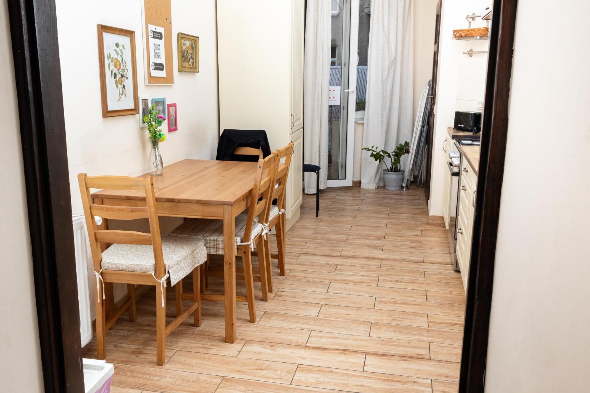 Homely 4 Bedroom Apartment - Old Town - By Upstairs Cracovia Esterno foto