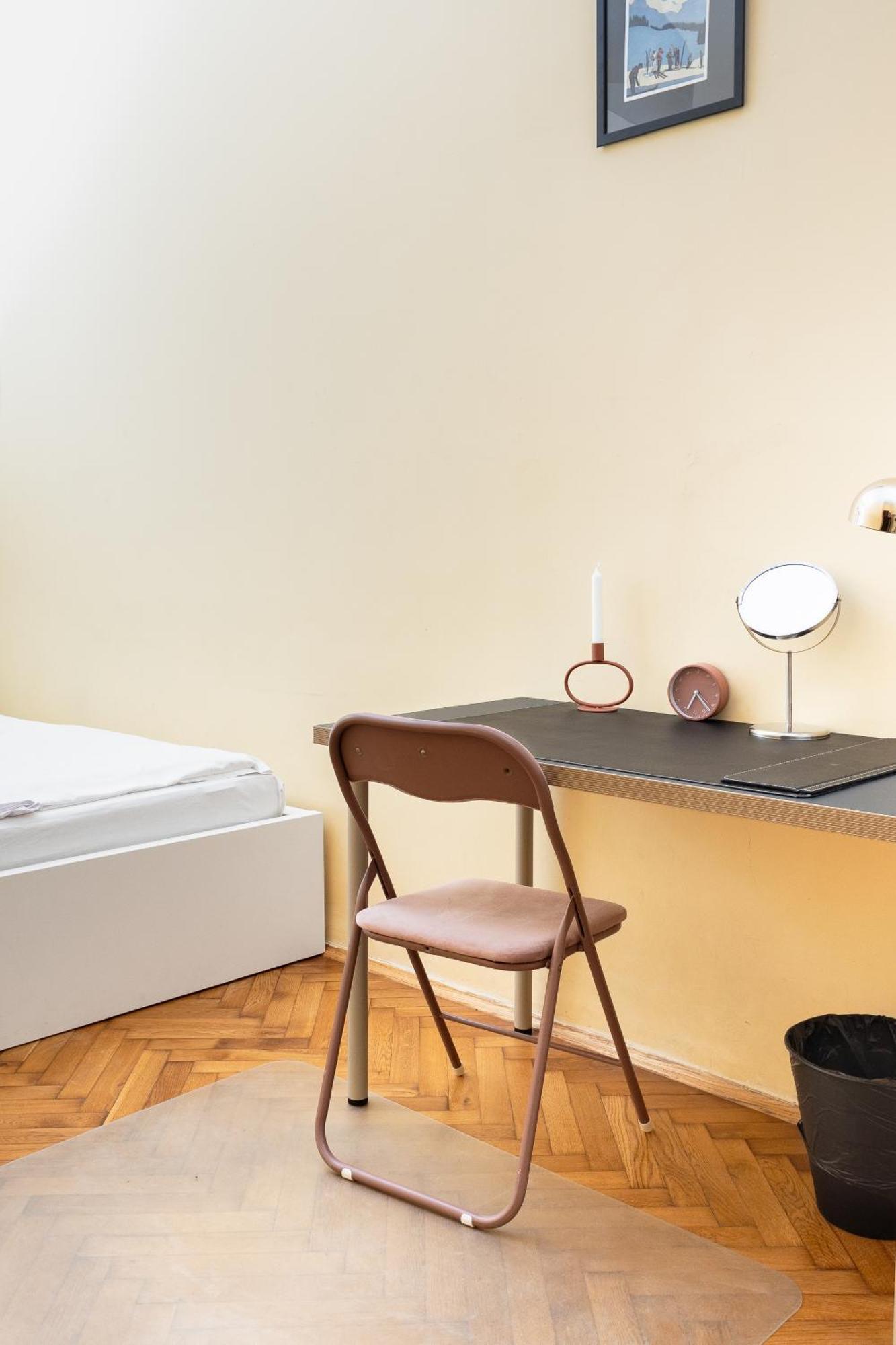 Homely 4 Bedroom Apartment - Old Town - By Upstairs Cracovia Esterno foto