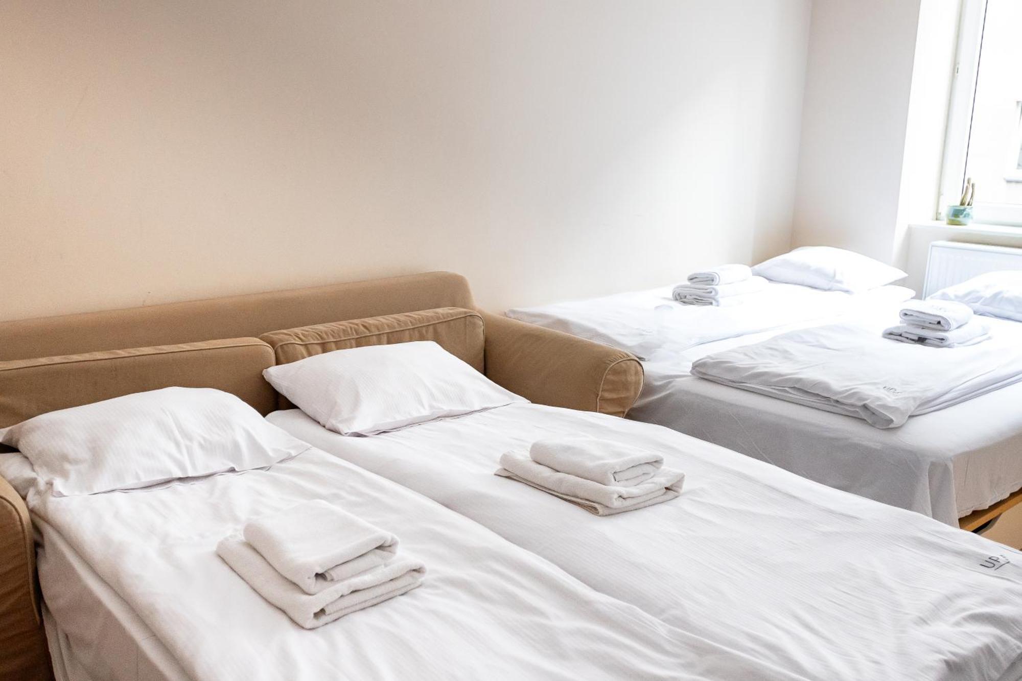Homely 4 Bedroom Apartment - Old Town - By Upstairs Cracovia Esterno foto