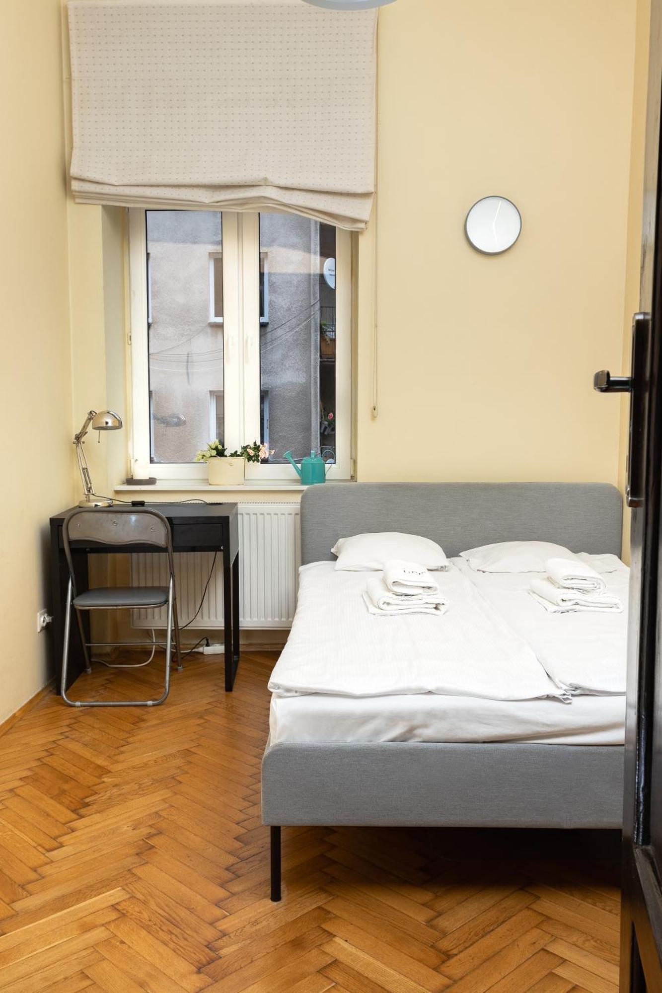 Homely 4 Bedroom Apartment - Old Town - By Upstairs Cracovia Esterno foto