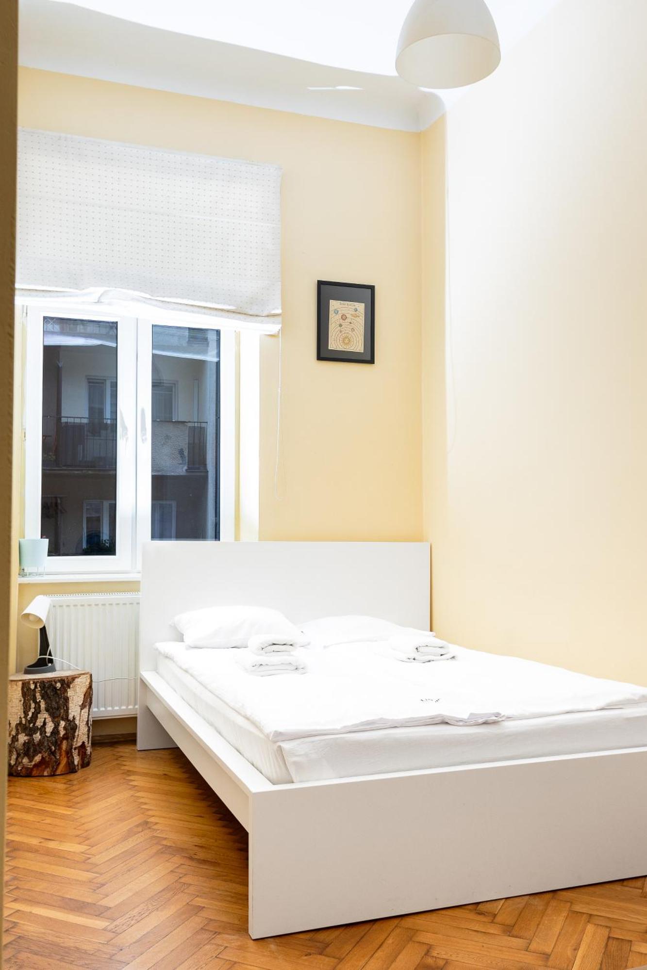 Homely 4 Bedroom Apartment - Old Town - By Upstairs Cracovia Esterno foto