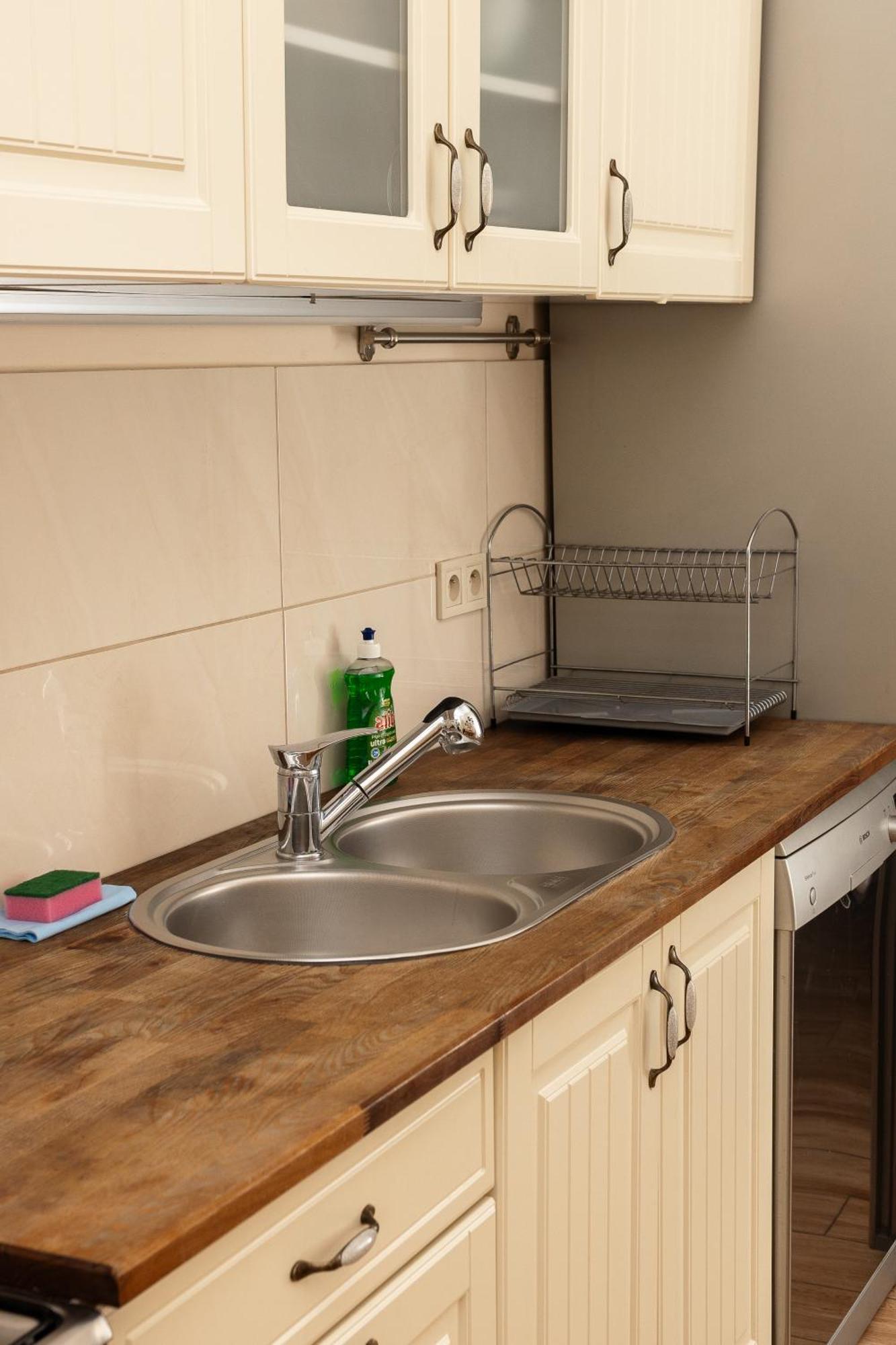 Homely 4 Bedroom Apartment - Old Town - By Upstairs Cracovia Esterno foto