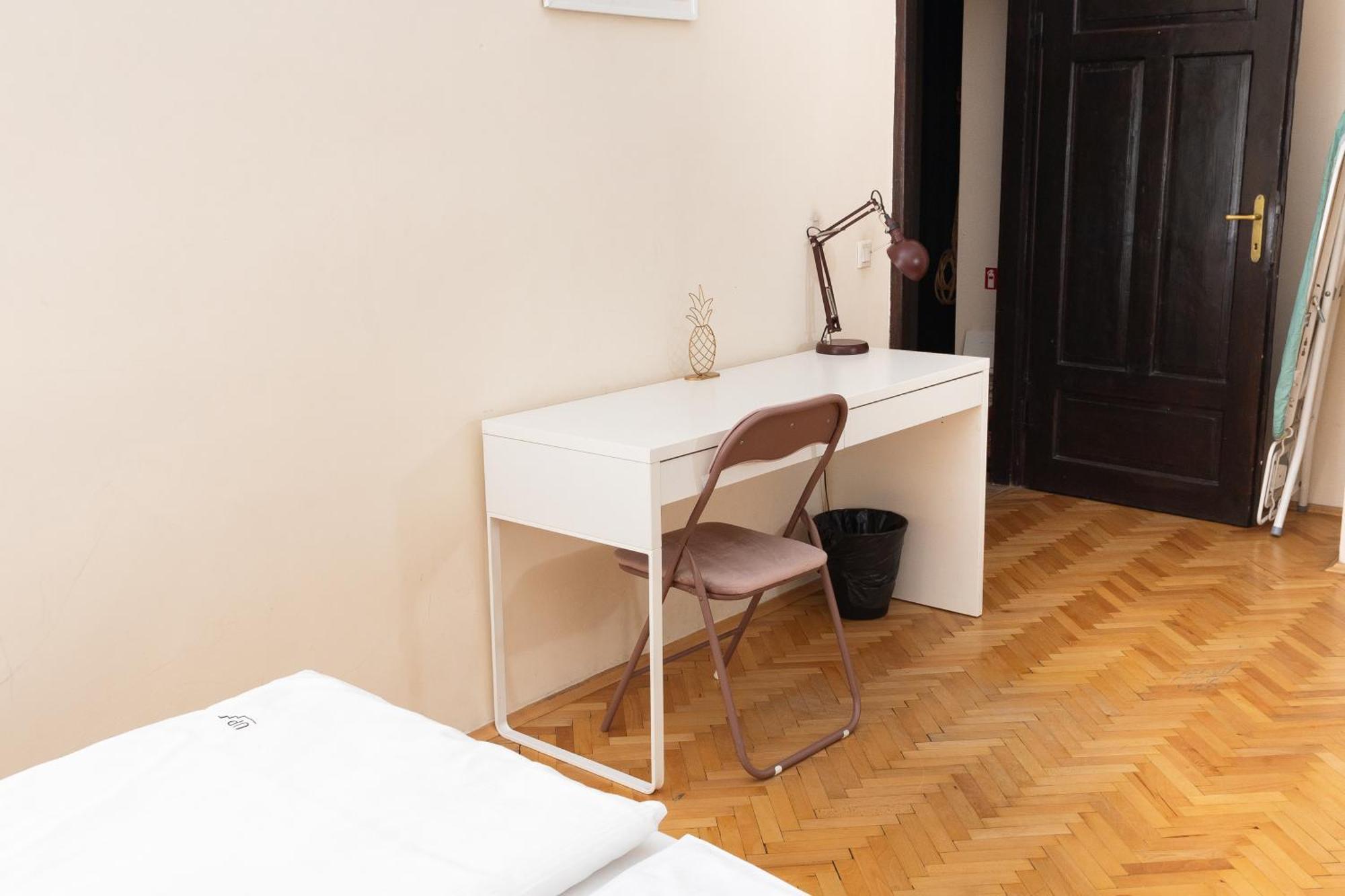 Homely 4 Bedroom Apartment - Old Town - By Upstairs Cracovia Esterno foto
