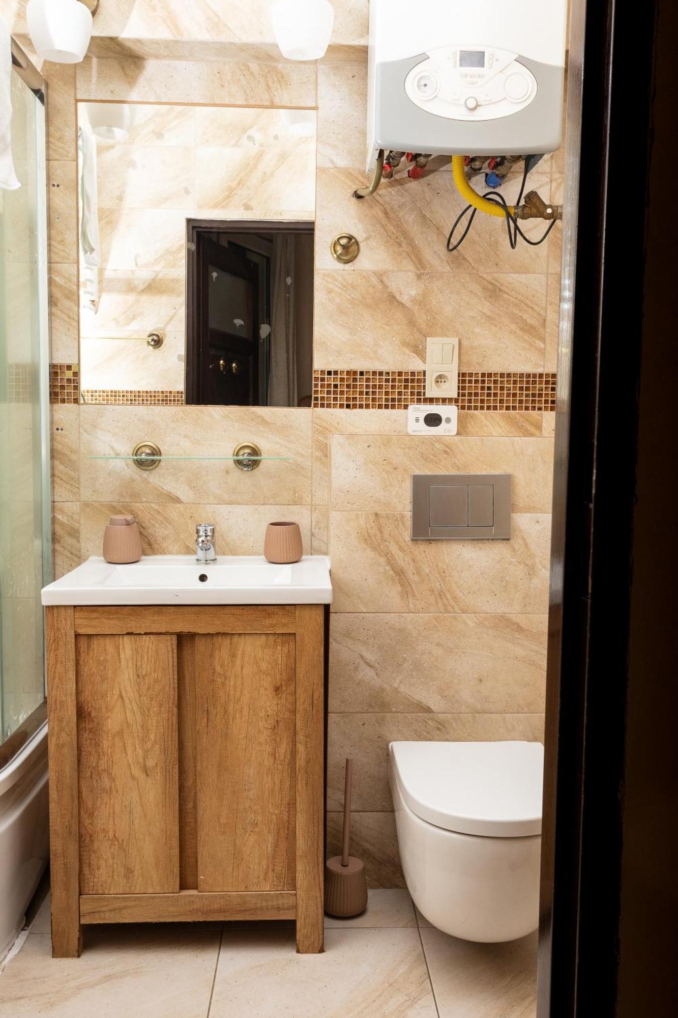 Homely 4 Bedroom Apartment - Old Town - By Upstairs Cracovia Esterno foto