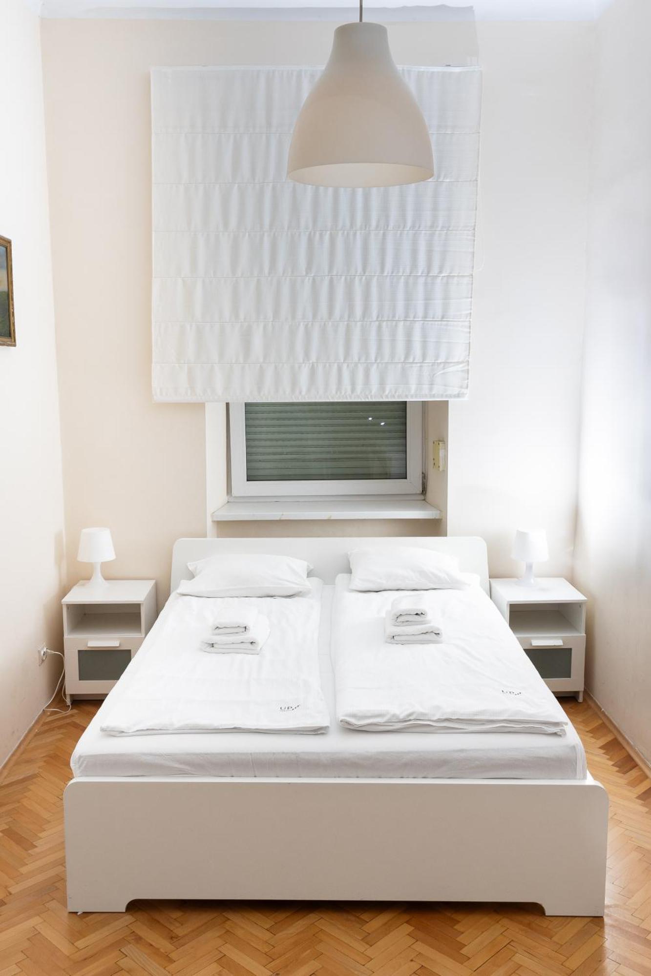 Homely 4 Bedroom Apartment - Old Town - By Upstairs Cracovia Esterno foto